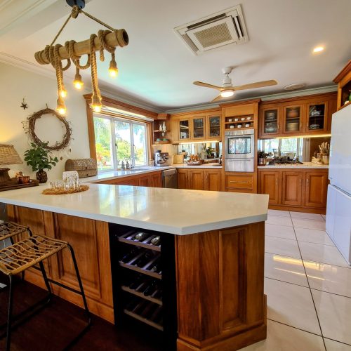 Mahina Retreat Kitchen 2-min